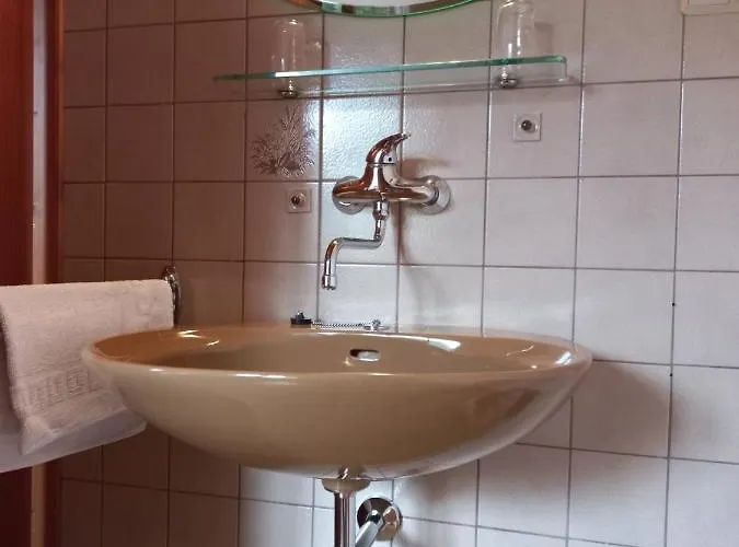 迪莱克特湖畔公寓 公寓 *