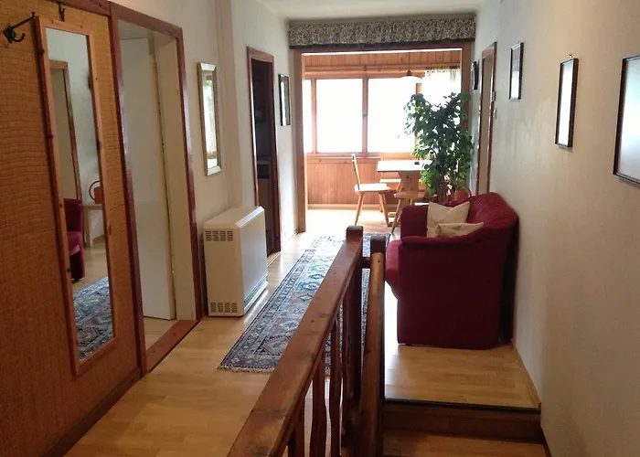 迪莱克特湖畔公寓